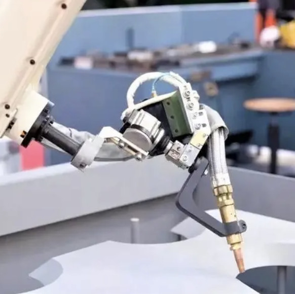 6-osiowe oprogramowanie robota przemysłowego Fanuc Robot, które może zoptymalizować pozycję osi zewnętrznej