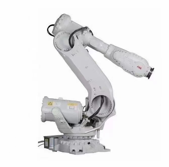 ABB IRB 6700 Proces dozowania ramienia robota ABB z linii akumulatorów 3 metry