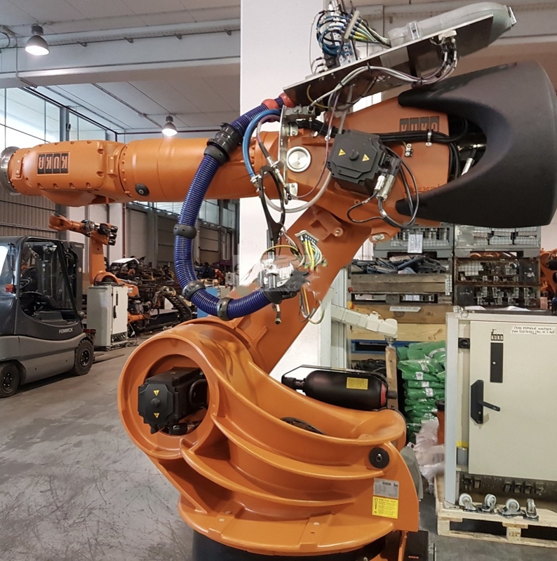 Kuka Kr 500 6-osiowe ramię robota do uchwytu produkcyjnego 500 kg Duże ciężkie komponenty