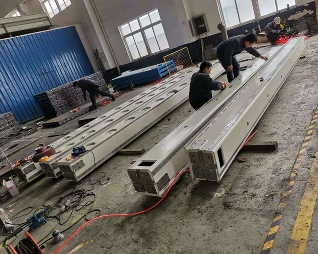 Regulowane łączenie szyn liniowych robota Cnc dla półzamkniętej szyny w trudnych warunkach