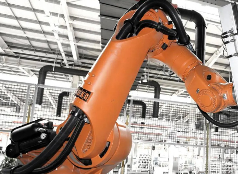 Robotic Dress Pack dla Robot Pipeline pomaga wyeliminować stres systemowy i poprawić żywotność produktu