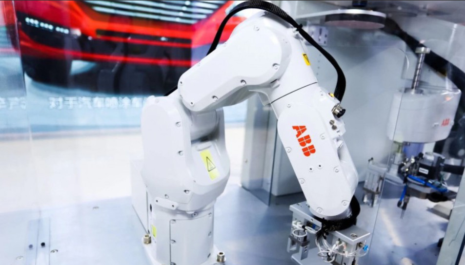 Sześcioosiowe ramię robota Abb Carving Shaping Robot IRB 8700 paletyzuje spawanie Fabryki motoryzacyjne
