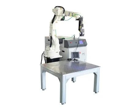 Robot światłowodowy System spawania laserowego Maszyna Ścieżka optyczna Mobilne ramię robota Szerokość impulsu 0,1-20 ms