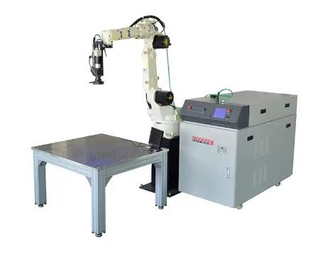 Robot światłowodowy System spawania laserowego Maszyna Ścieżka optyczna Mobilne ramię robota Szerokość impulsu 0,1-20 ms