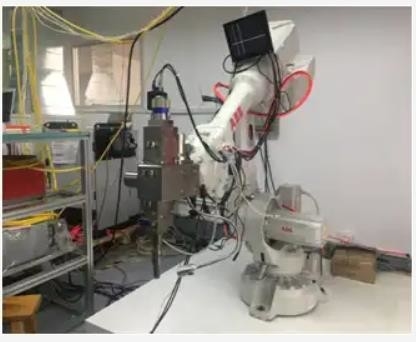 System robota spawalniczego laserem światłowodowym ABB Kuka Fanuc 6-osiowa głębokość ramienia robota 0,04-6 mm