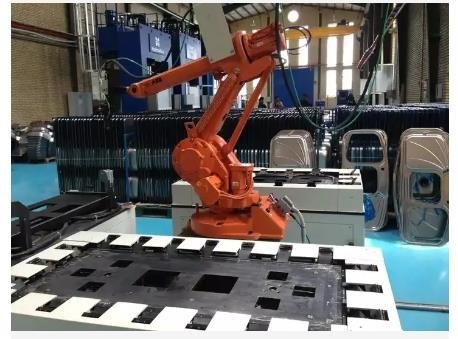 System robota spawalniczego laserem światłowodowym ABB Kuka Fanuc 6-osiowa głębokość ramienia robota 0,04-6 mm