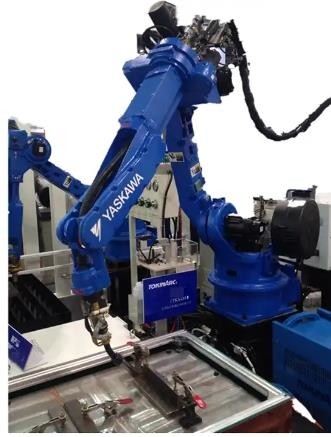Przemysłowy system robota do spawania laserowego Yaskawa 6-osiowy robot do spawania łukowego rur AR1440